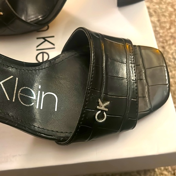 Calvin Klein stacked heel open toe - Picture 5 of 6